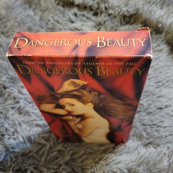 Dangerous Beauty VHS Movie (1997) - Picture 5 of 8